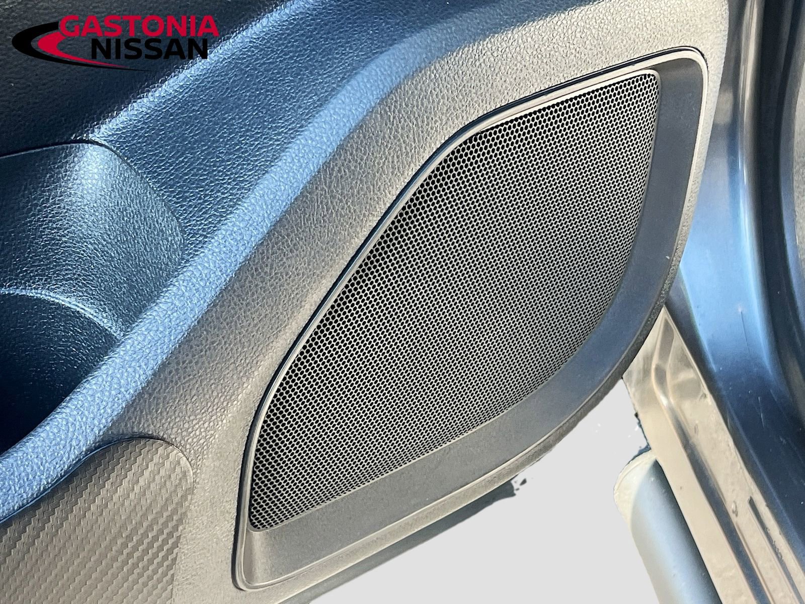 Used 2021 Nissan Titan SV w/ SV Convenience Package image 25