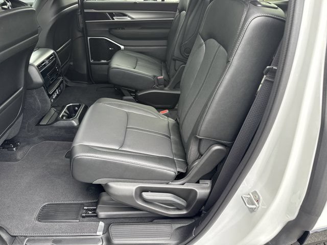 New 2026 Jeep Grand Wagoneer Limited AWD/4WD image 16
