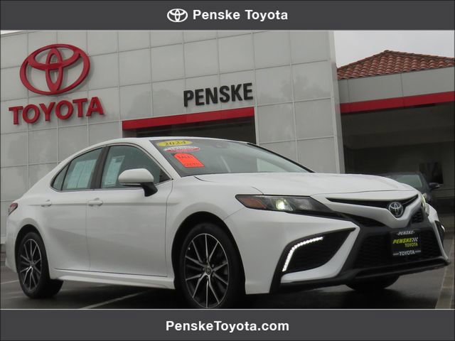 Certified 2024 Toyota Camry SE image 1