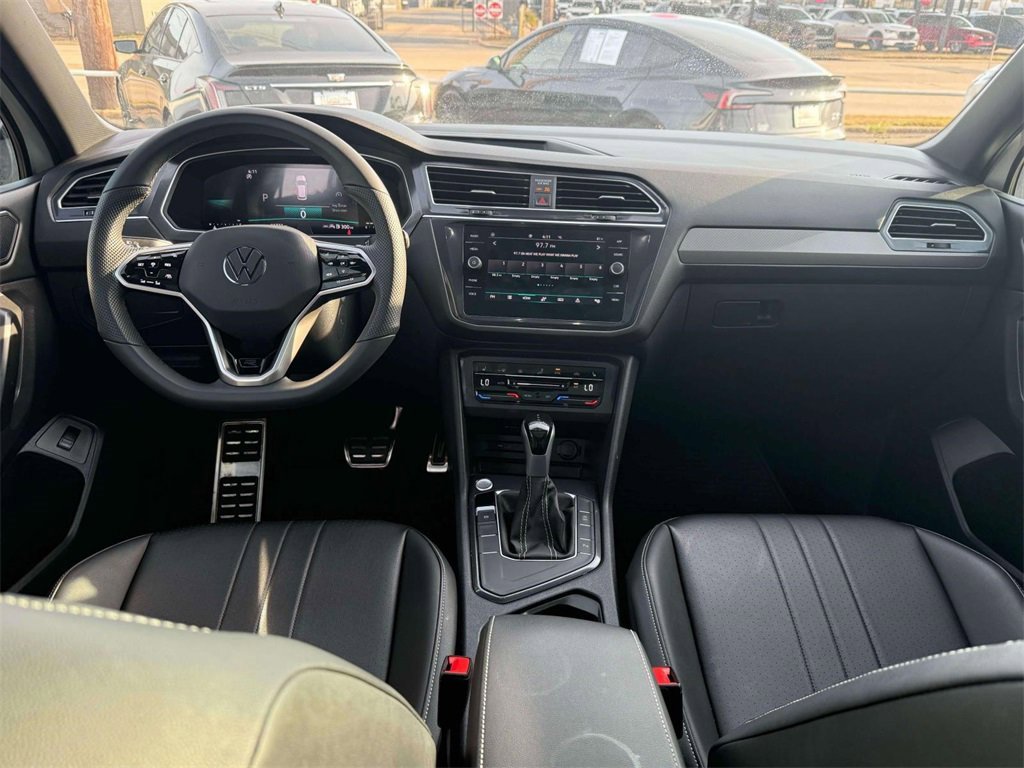 Certified 2024 Volkswagen Tiguan SE R-Line image 15