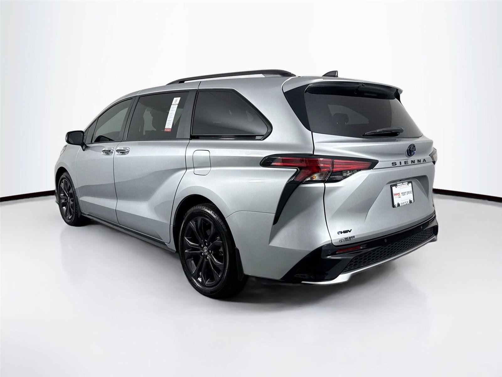 Certified 2025 Toyota Sienna XSE w/ XSE Plus Package FWD image 13