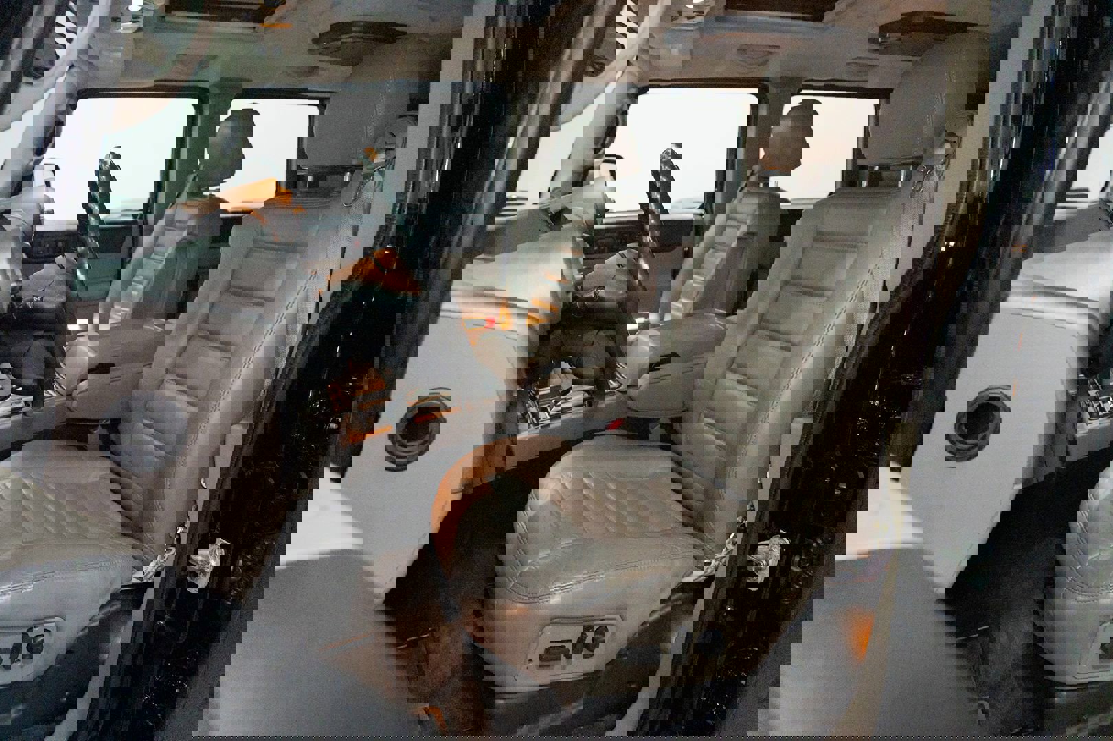 Used 2003 HUMMER H2 w/ Preferred Equipment Group image 24