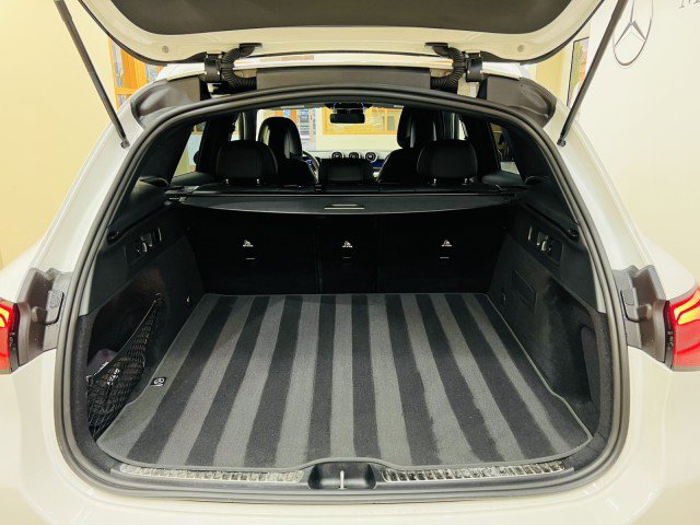 Used 2025 Mercedes-Benz GLC 300 image 7
