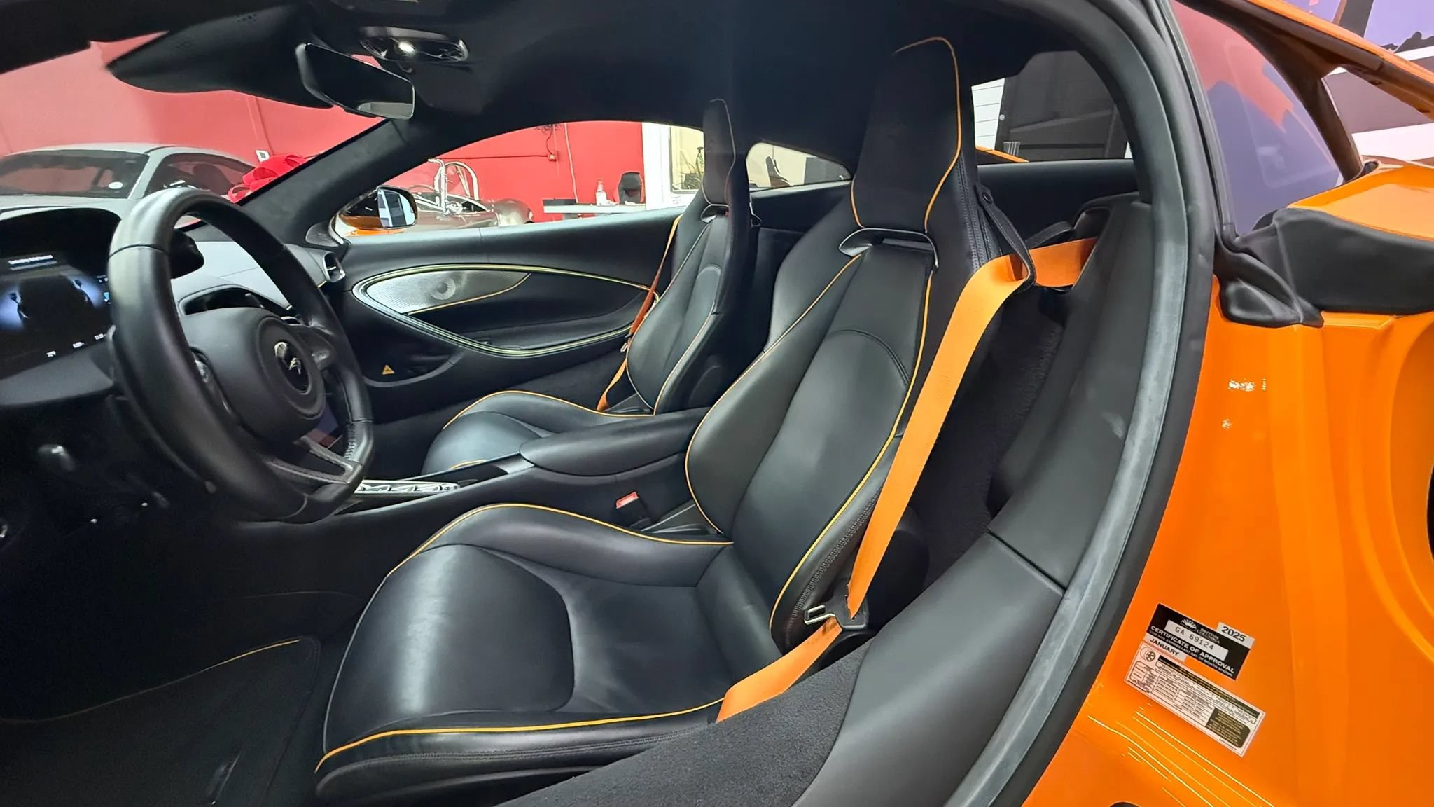 Used 2023 McLaren Artura RWD image 10
