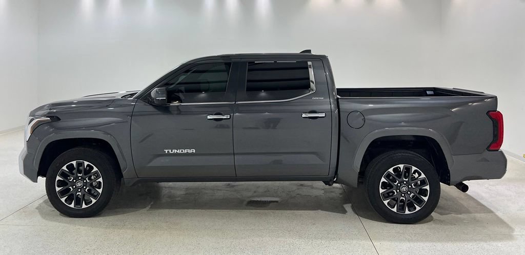 Used 2025 Toyota Tundra Limited AWD/4WD image 2