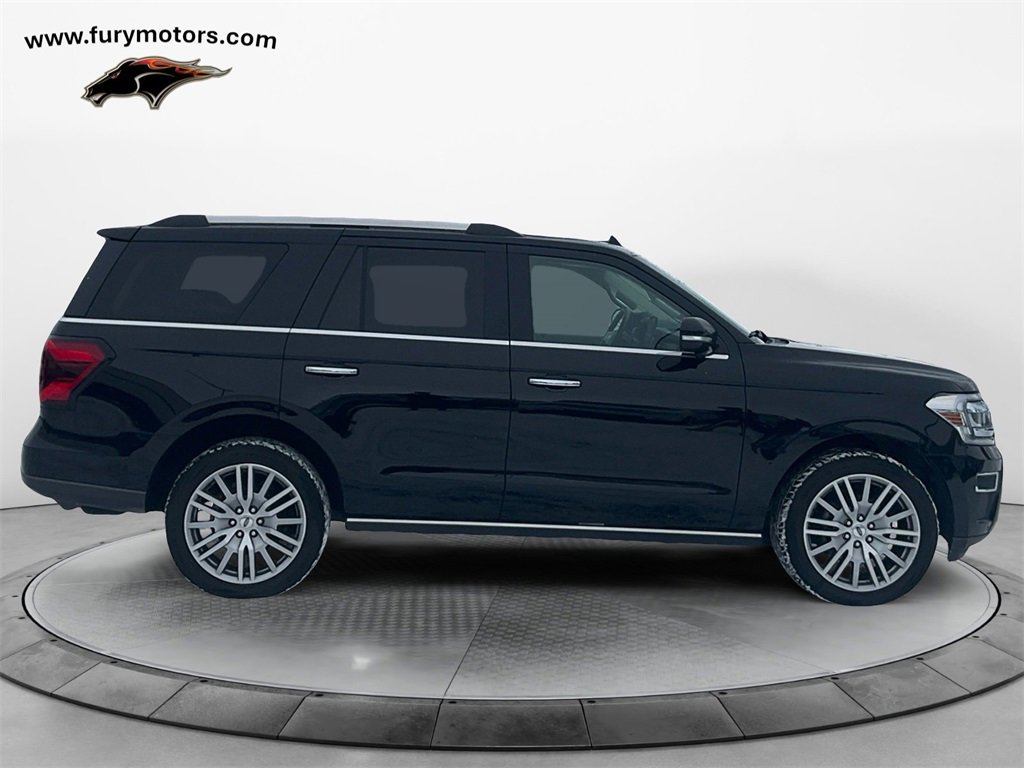 Used 2023 Ford Expedition Limited image 2