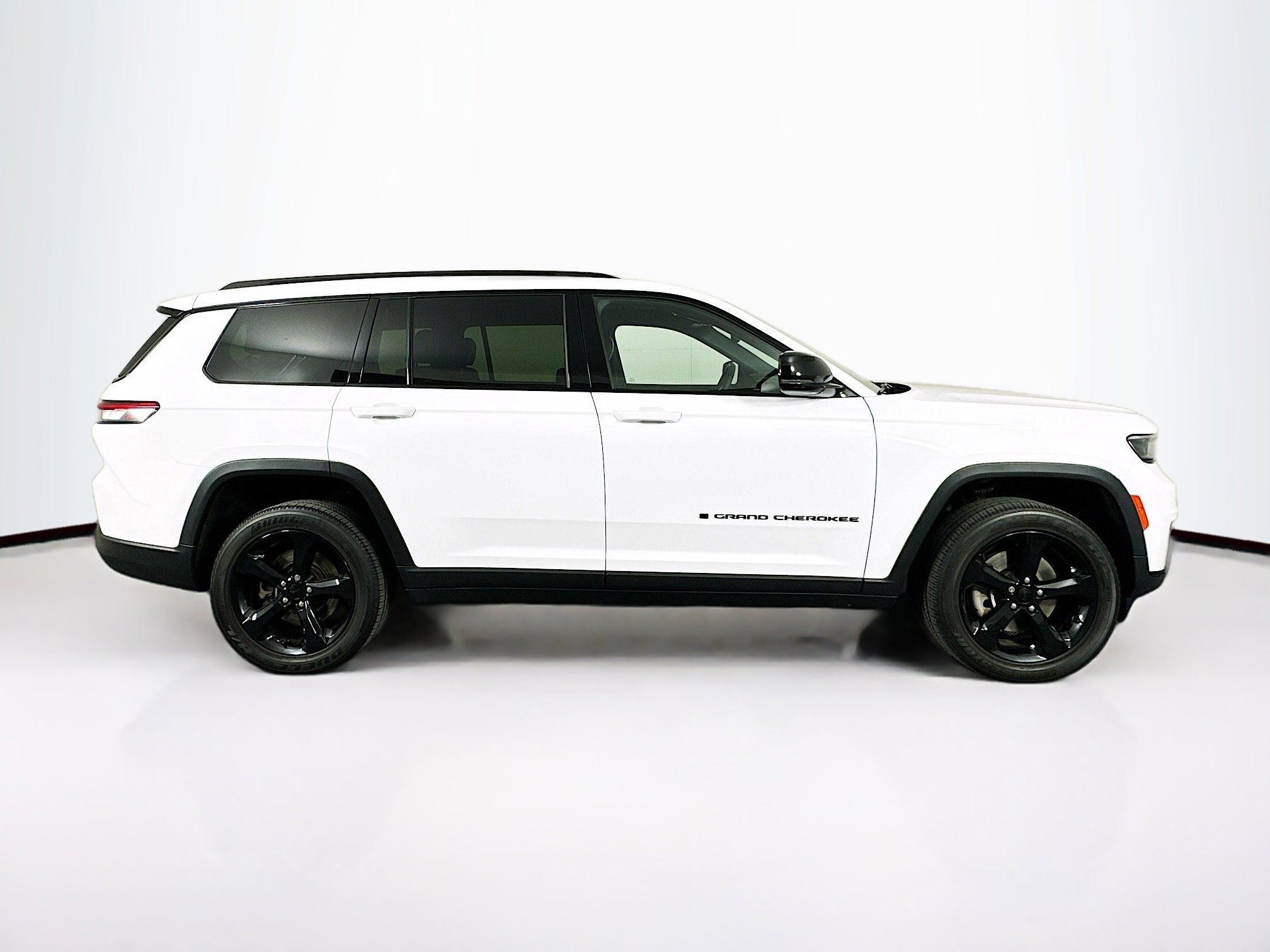 Used 2023 Jeep Grand Cherokee L Laredo AWD/4WD image 10