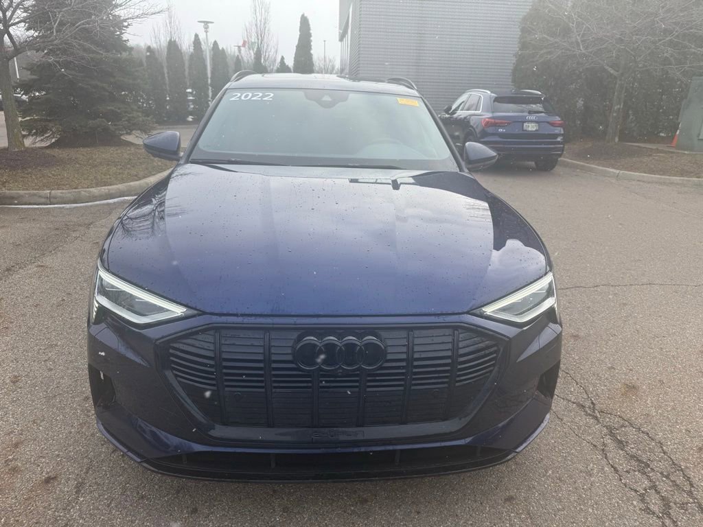 Used 2022 Audi e-tron Premium Plus image 2