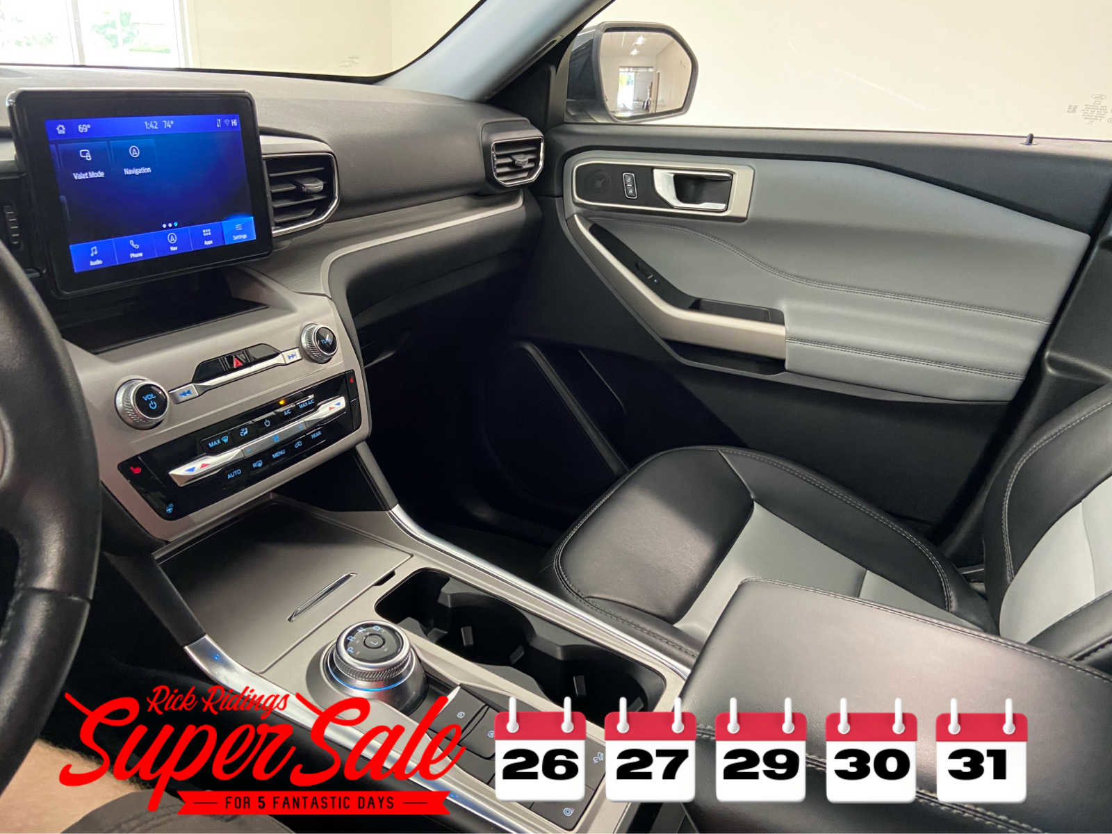 Used 2023 Ford Explorer XLT w/ Equipment Group 202A image 40