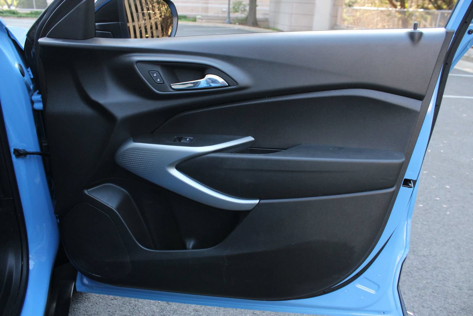 Used 2024 Chevrolet Trax RS FWD image 25