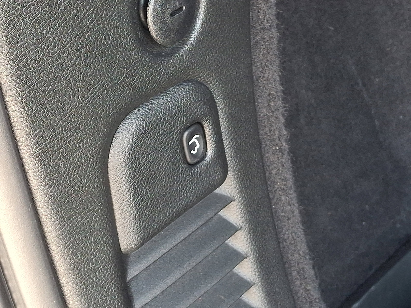 Used 2023 Dodge Durango R/T image 35