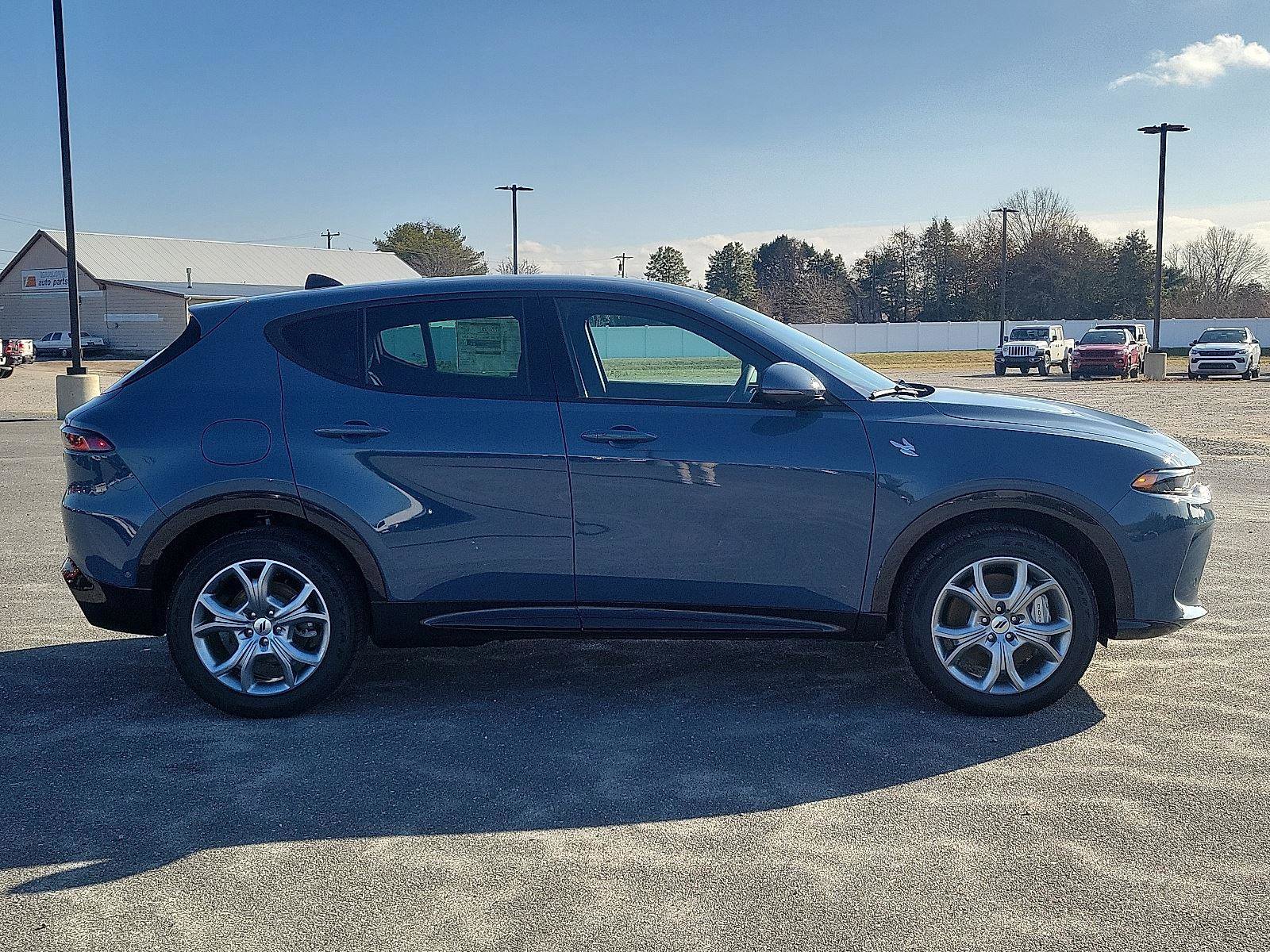 New 2024 Dodge Hornet R/T Plus w/ Tech Pack Plus w/o Parking image 4