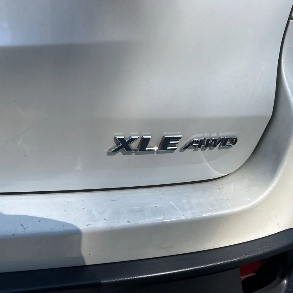 Used 2016 Toyota Highlander XLE AWD/4WD image 15