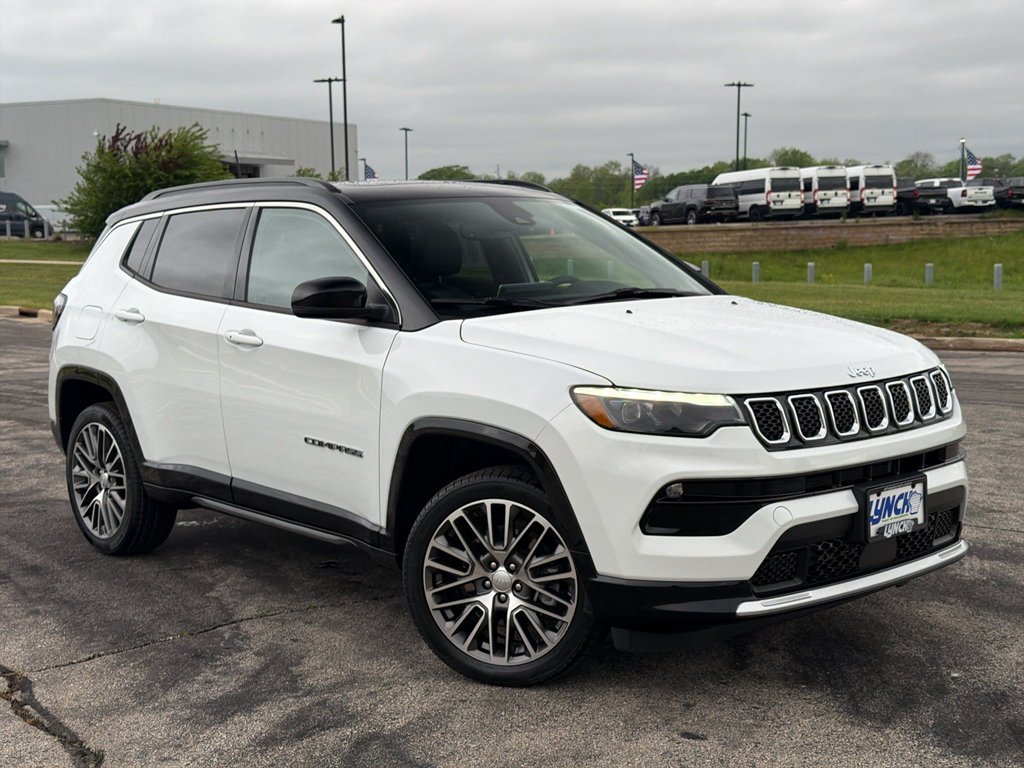 Used 2024 Jeep Compass Limited w/ Elite Group AWD/4WD image 5