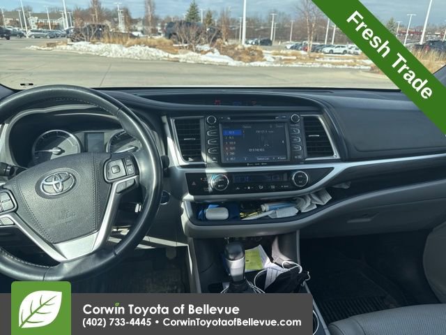 Used 2017 Toyota Highlander Limited w/ Protection Package #3 image 8