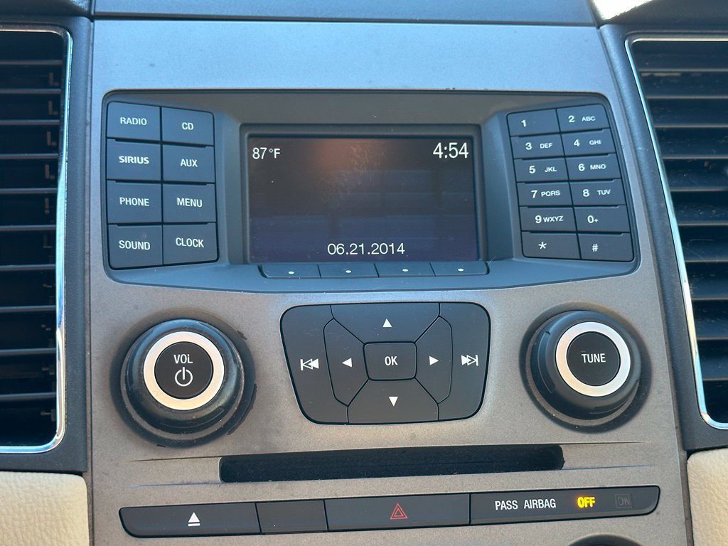 Used 2018 Ford Taurus SE FWD image 26