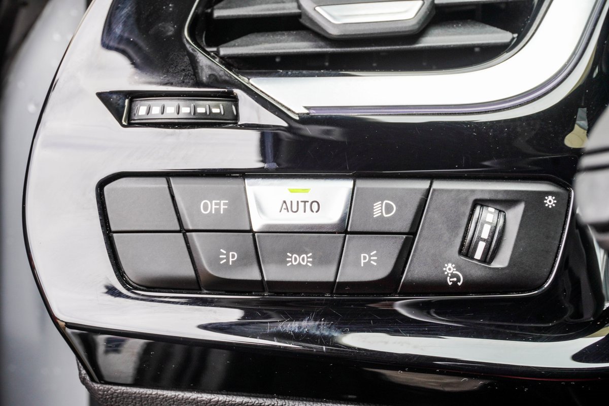 Used 2020 BMW Z4 sDrive30i w/ Executive Package image 30