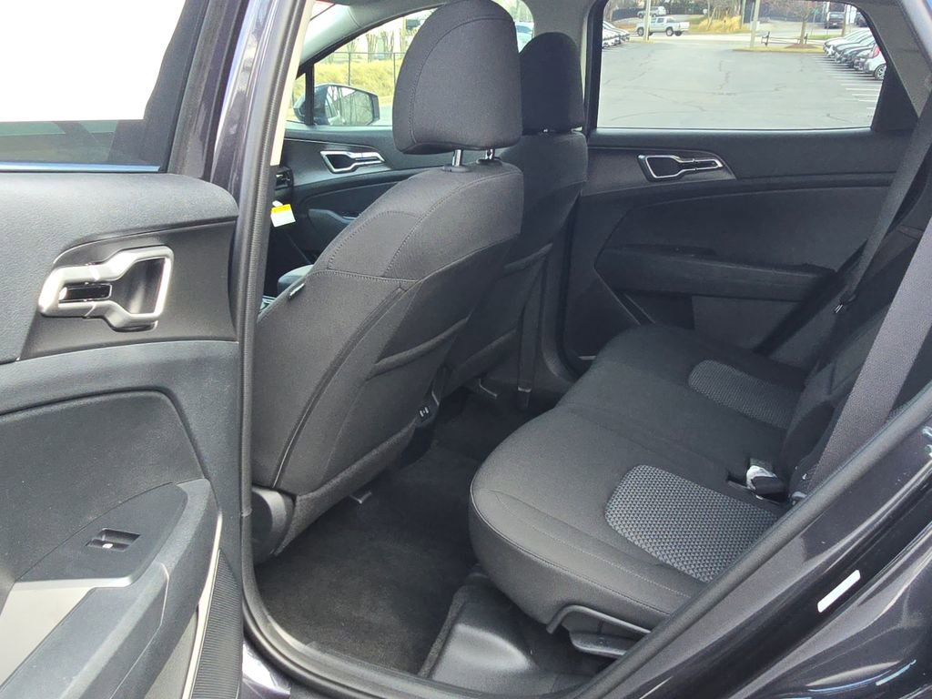 New 2026 Kia Sportage LX image 10
