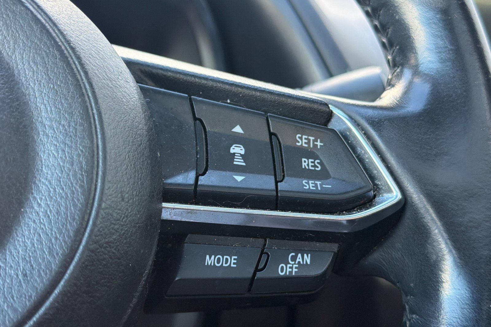 Used 2018 MAZDA MAZDA3 Grand Touring w/ Premium Equipment Package FWD image 26