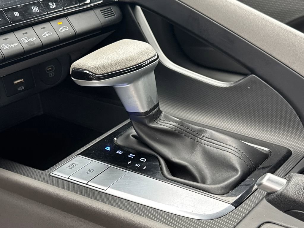 Used 2024 Hyundai Elantra SEL image 24