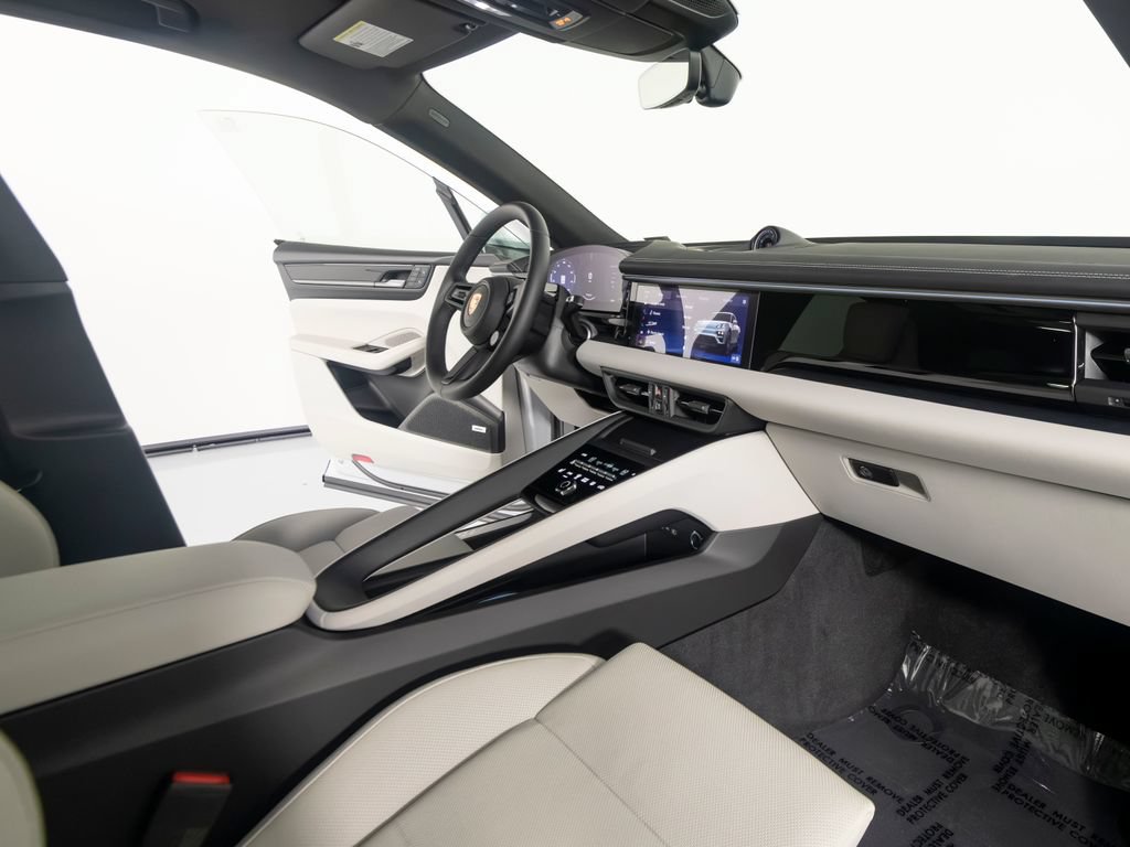 New 2026 Porsche Macan 4 Electric AWD/4WD image 31