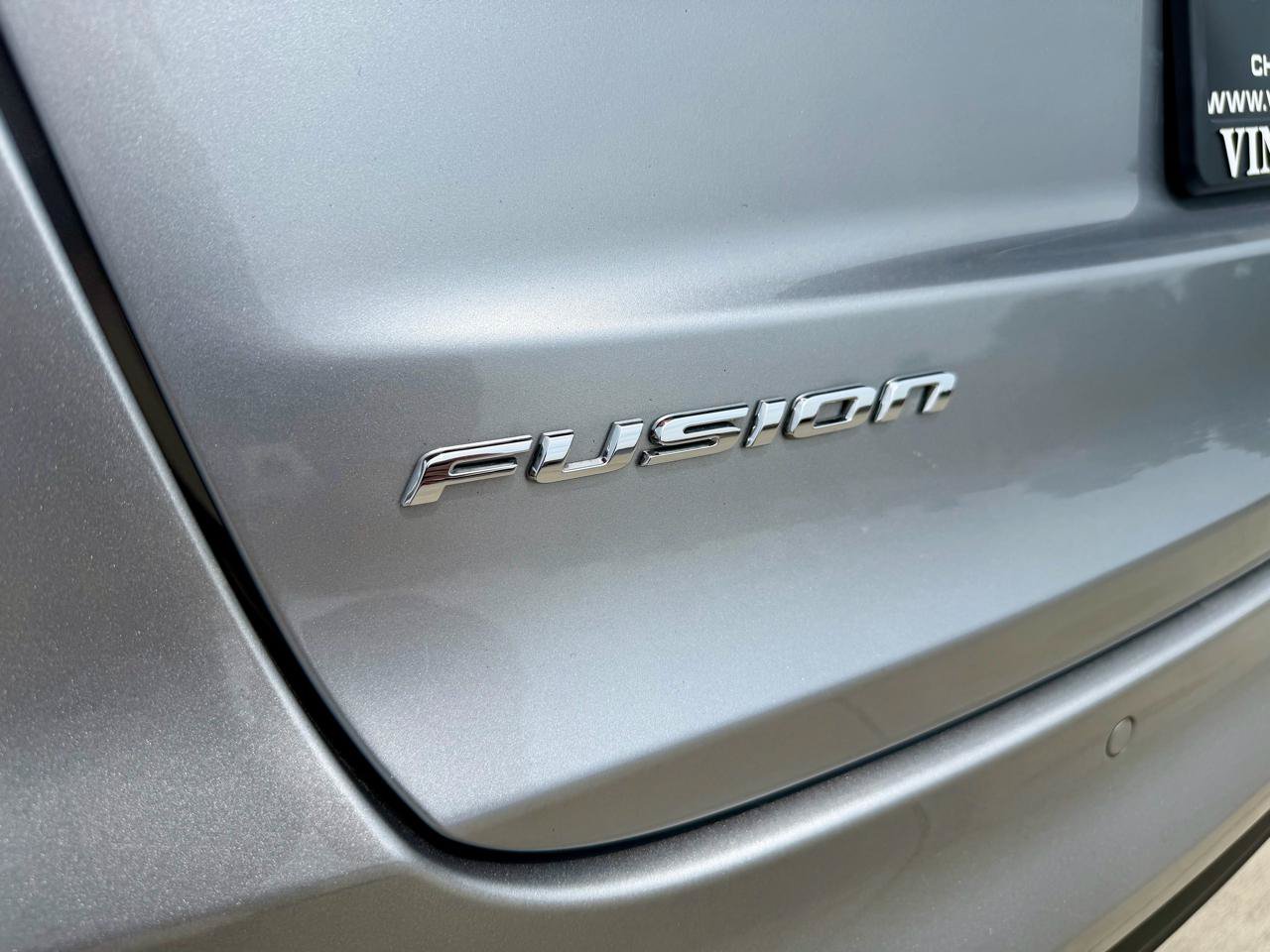 Used 2020 Ford Fusion SE FWD image 10