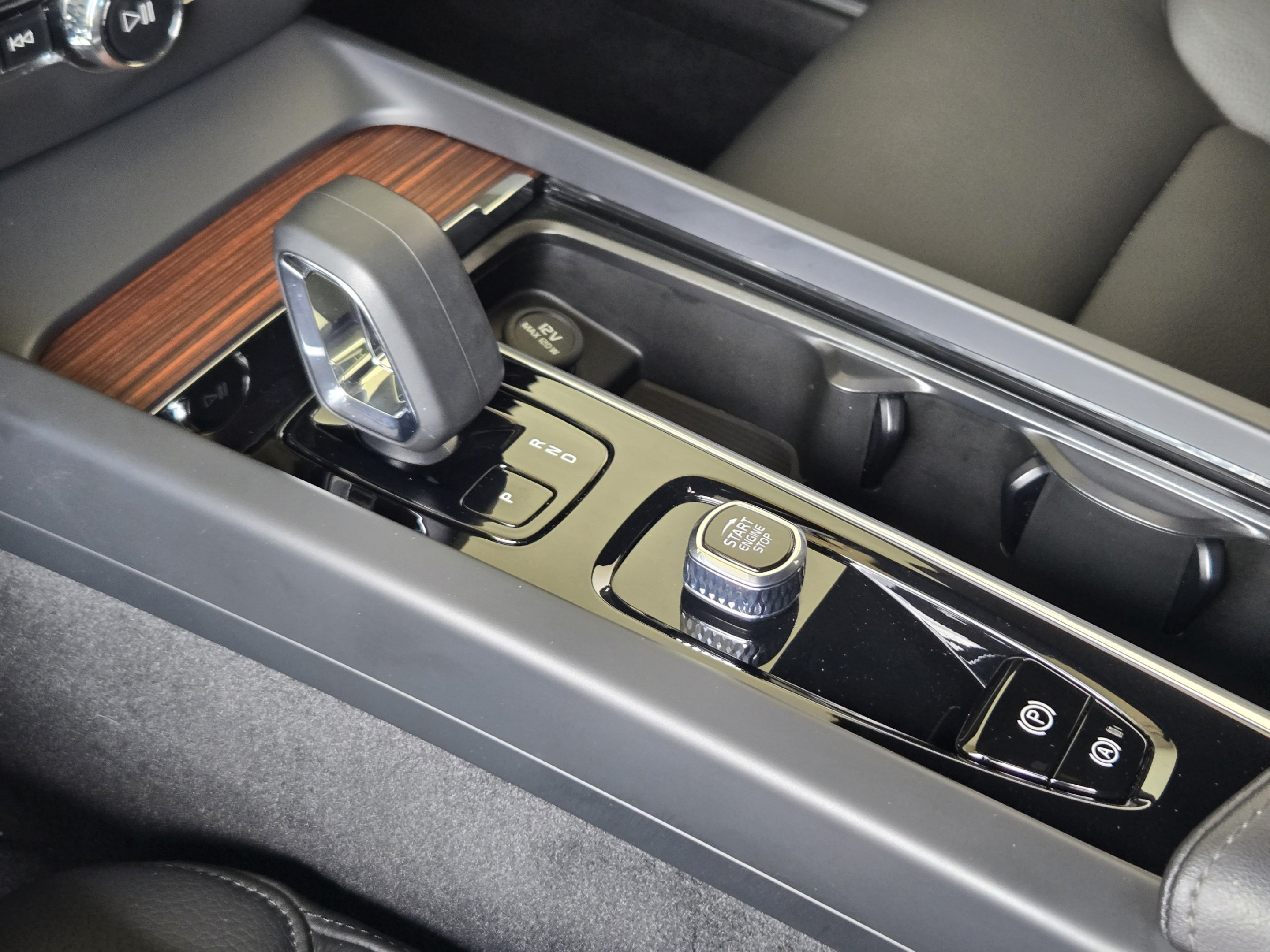 Certified 2023 Volvo S60 B5 Plus w/ Climate Package AWD/4WD image 18