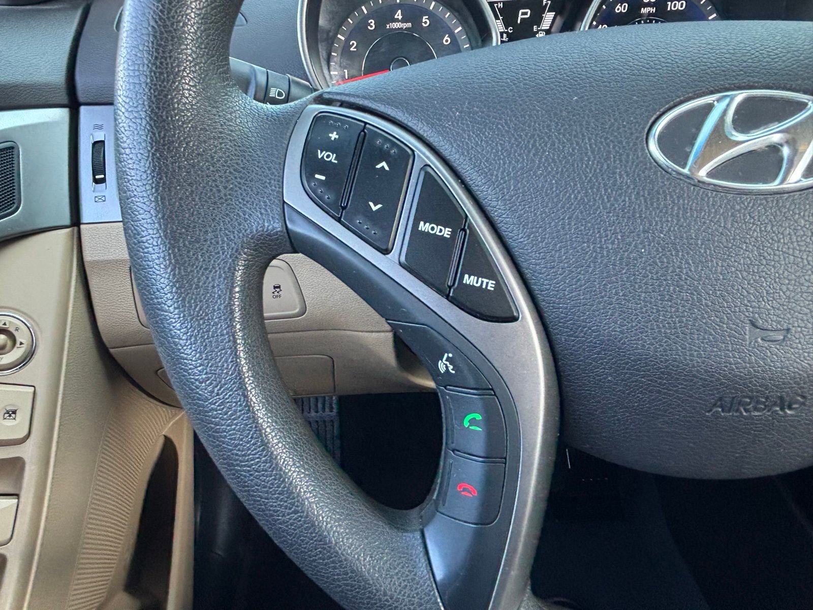 Used 2013 Hyundai Elantra GLS w/ Preferred Pkg image 25