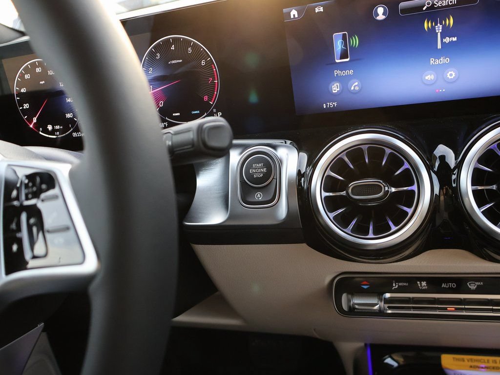 New 2026 Mercedes-Benz GLB 250 4MATIC image 29