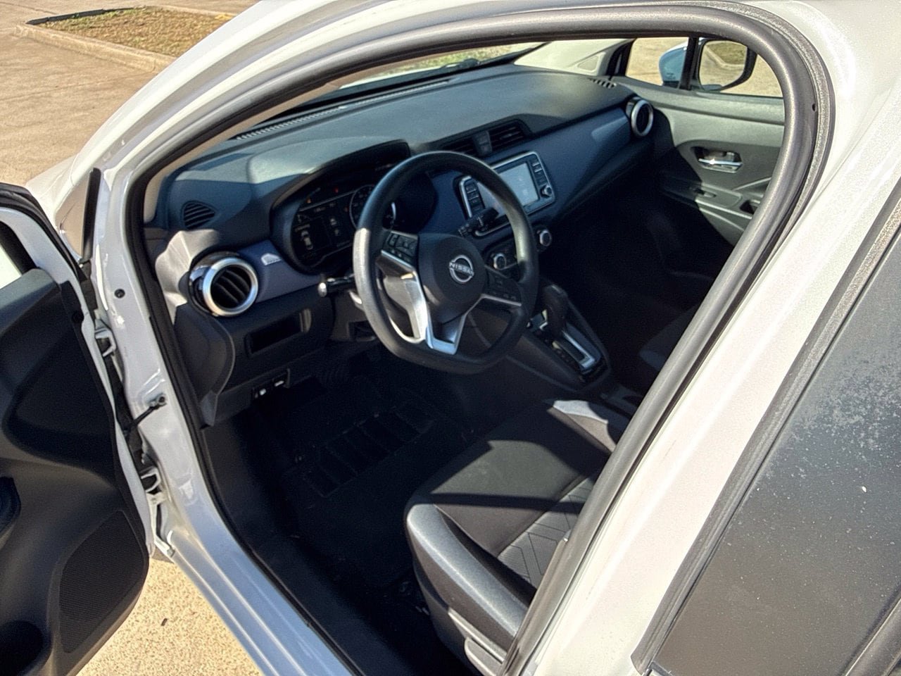 Used 2023 Nissan Versa SV FWD image 20