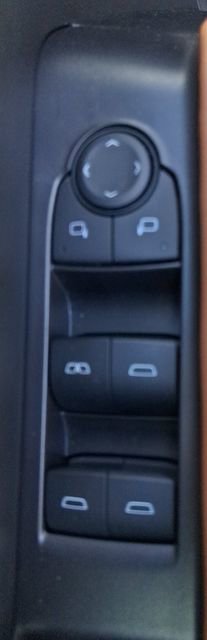 Used 2024 GMC Canyon AT4 w/ Canyon Safety Plus Package image 9