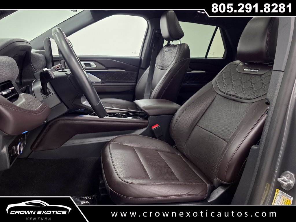 Used 2025 Ford Explorer Platinum w/ LUX Leather Package AWD/4WD image 28