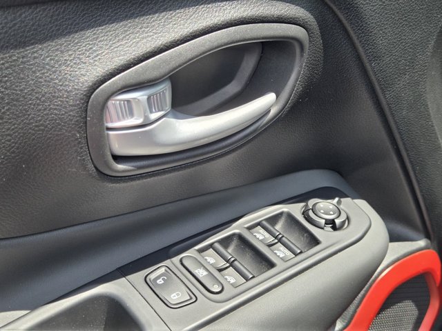 Used 2023 Jeep Renegade Trailhawk AWD/4WD image 89