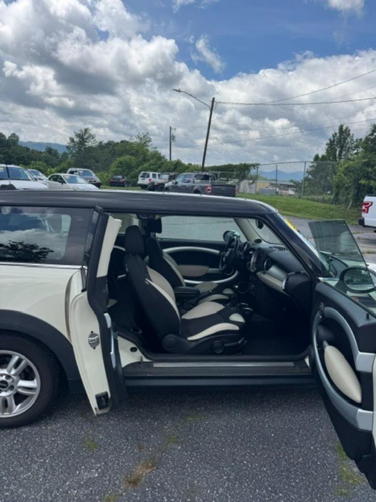 Used 2013 MINI Cooper Clubman FWD image 8