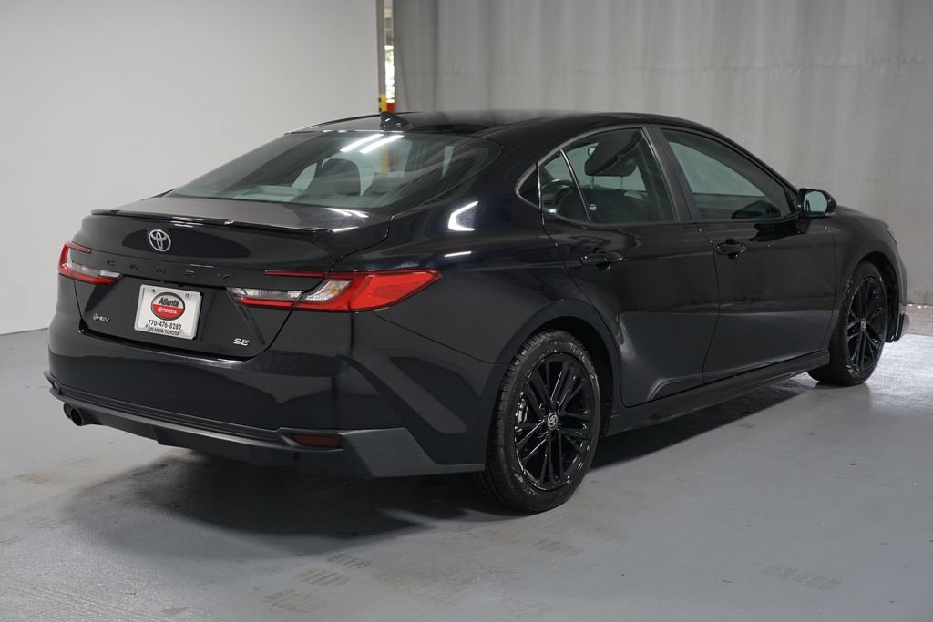 Used 2025 Toyota Camry SE FWD image 8
