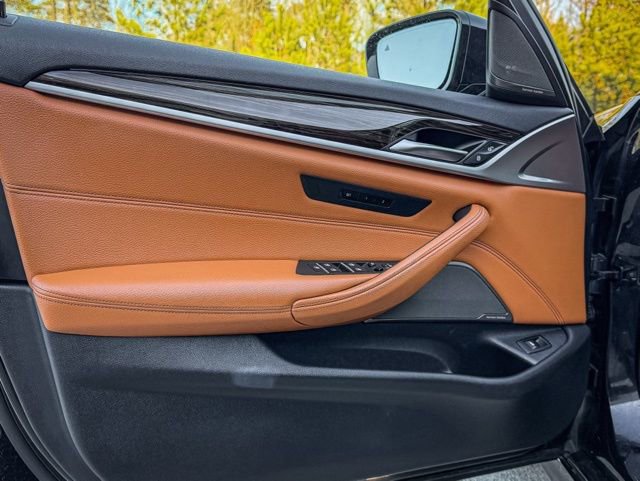 Used 2023 BMW 540i xDrive w/ M Sport Package image 41