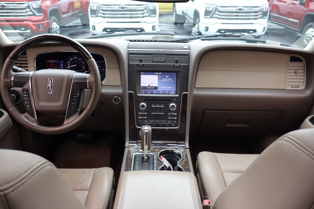 Used 2017 Lincoln Navigator L Select AWD/4WD image 23
