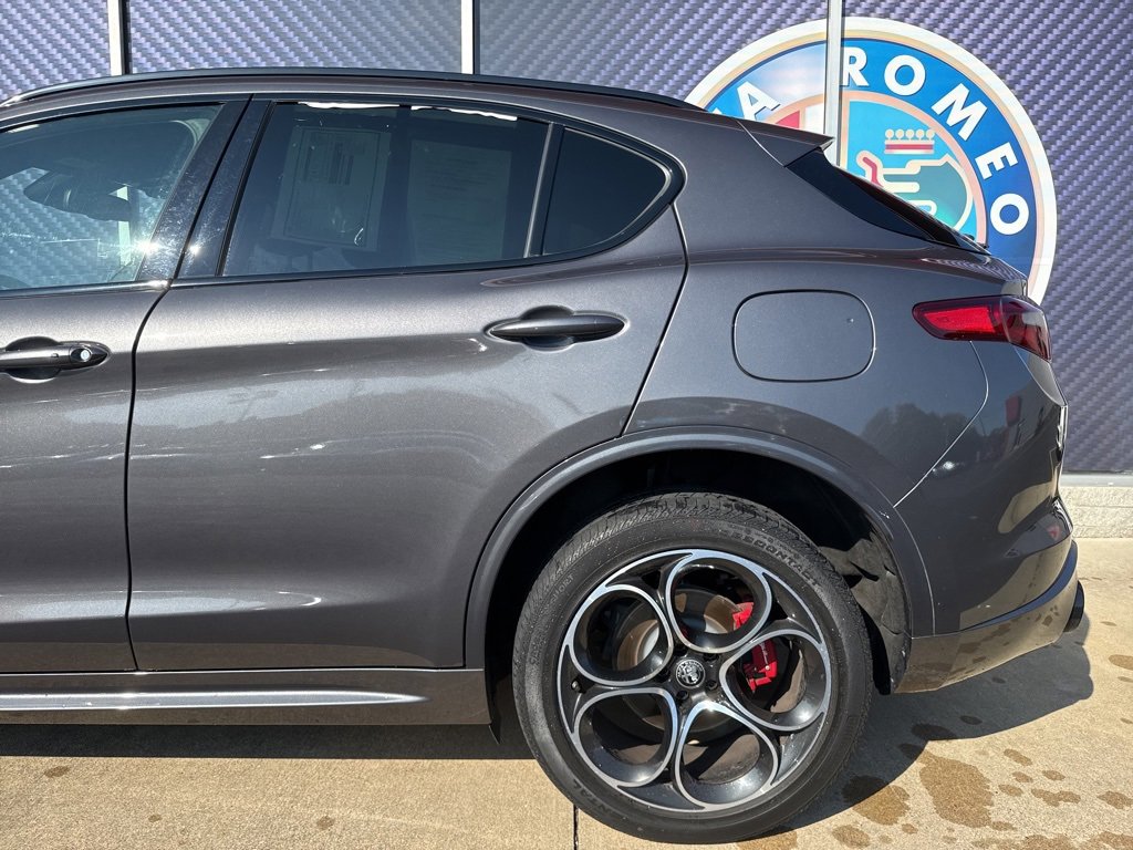Used 2022 Alfa Romeo Stelvio Ti w/ Active Assist Plus Package image 14
