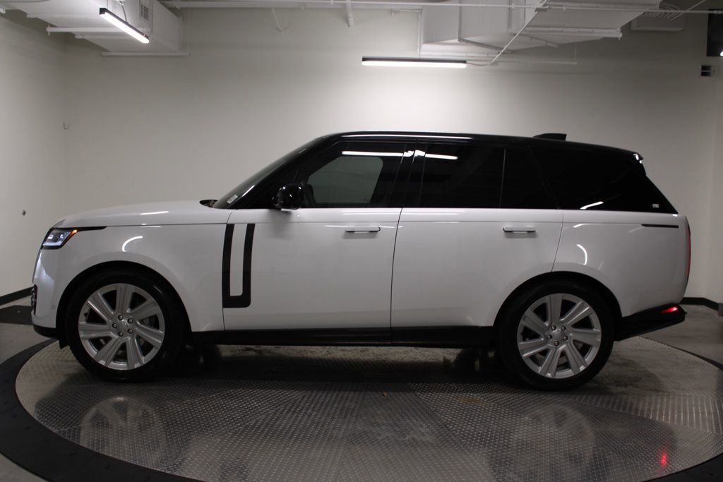 Certified 2023 Land Rover Range Rover SE image 2