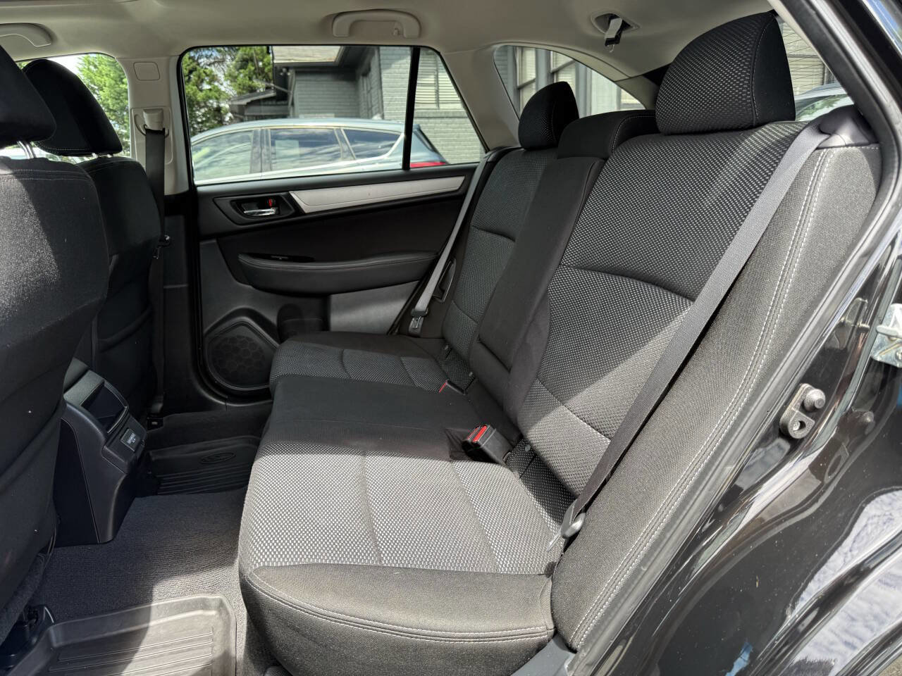 Used 2018 Subaru Outback 2.5i Premium image 10