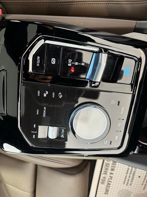 Used 2025 BMW i5 xDrive40 w/ Premium Package AWD/4WD image 15
