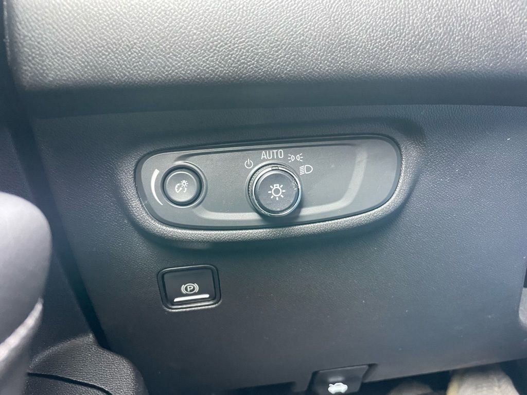 Used 2022 GMC Terrain SLE w/ Driver Convenience Package image 49