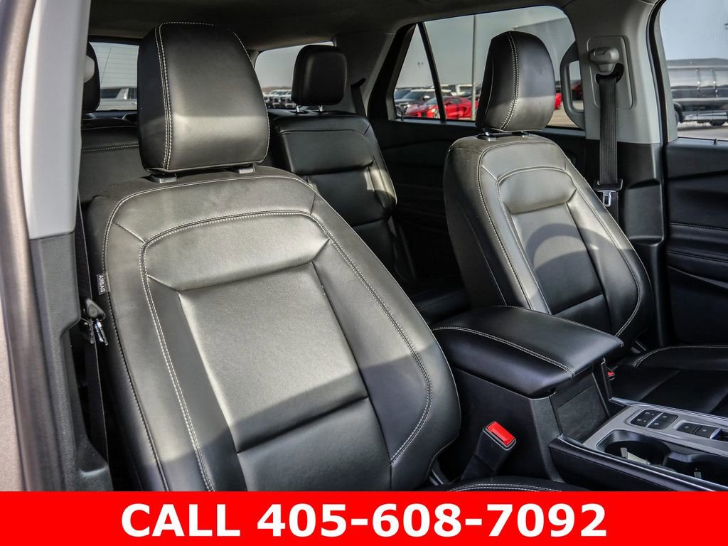 Used 2024 Ford Explorer XLT w/ Equipment Group 202A RWD image 14