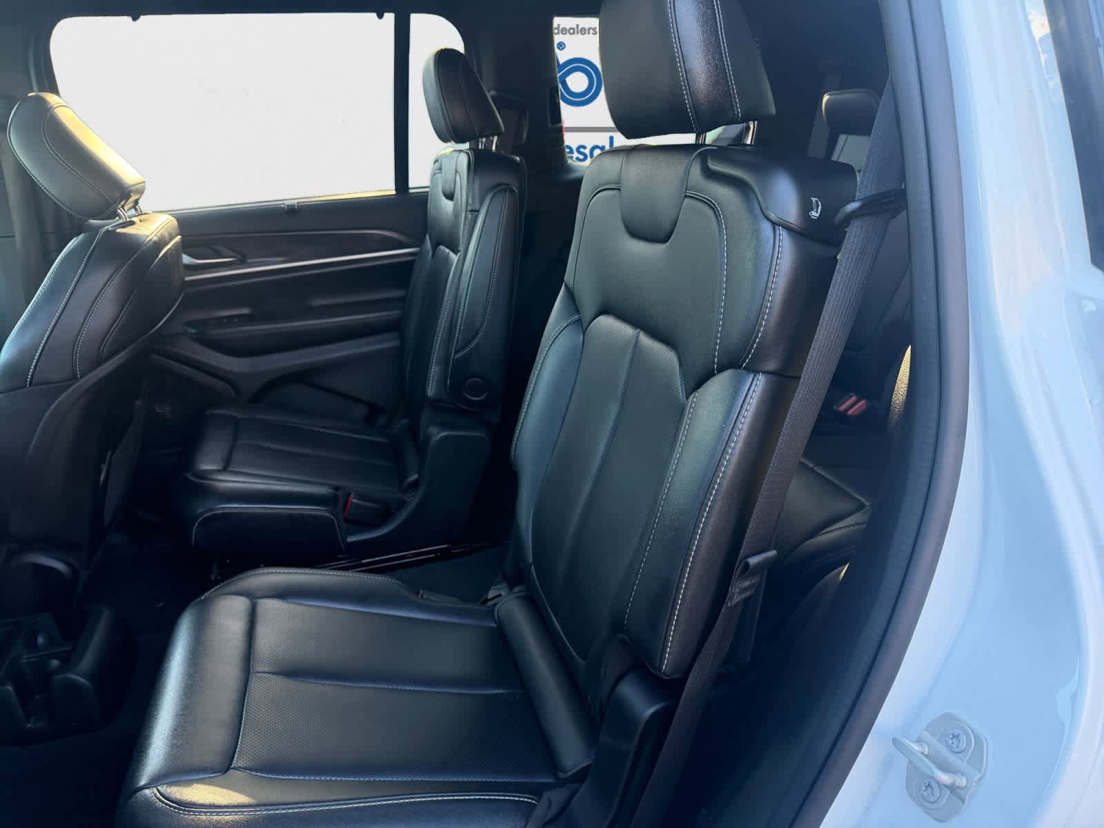 Used 2024 Jeep Grand Cherokee L Limited w/ Luxury Tech Group II AWD/4WD image 18