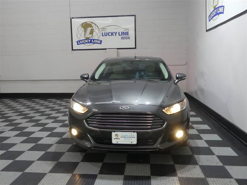 Used 2016 Ford Fusion Titanium FWD image 2