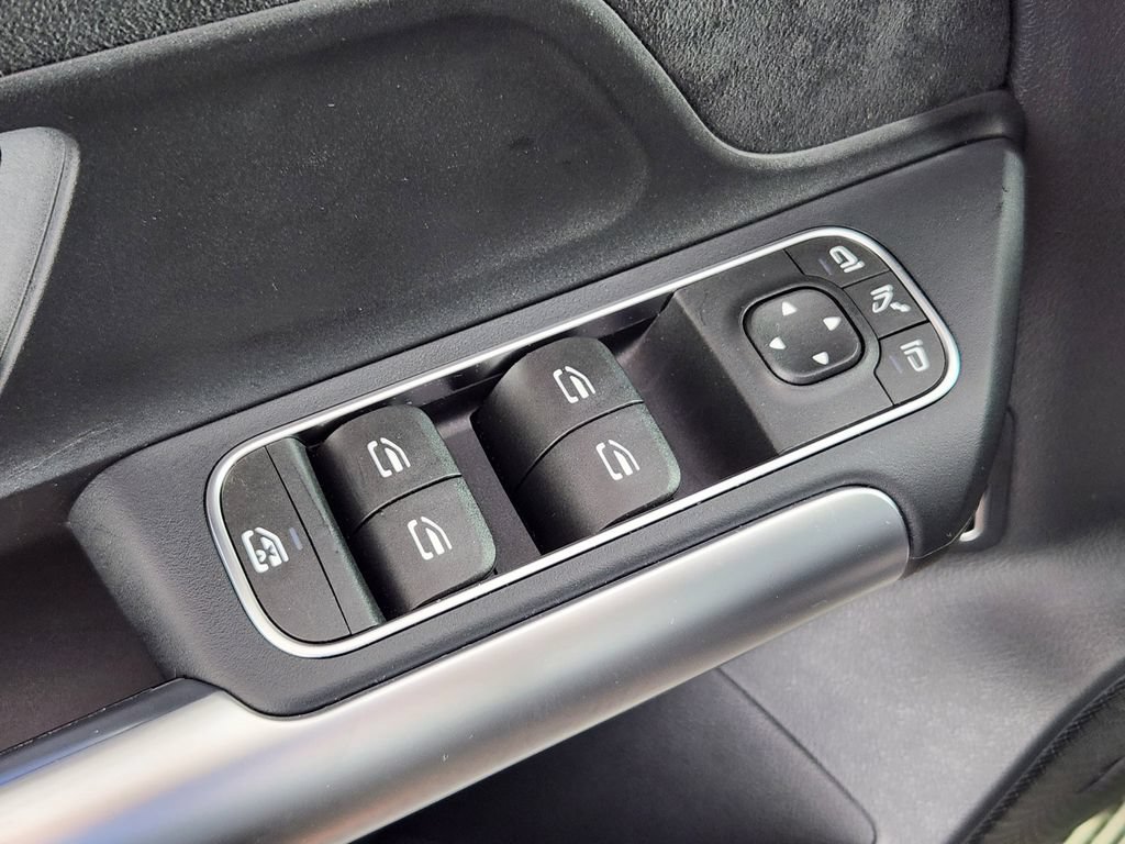 Used 2024 Mercedes-Benz GLA 35 AMG 4MATIC image 17