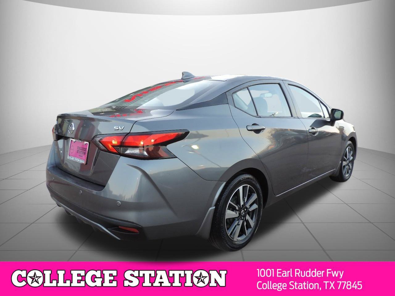 Used 2020 Nissan Versa SV FWD image 4