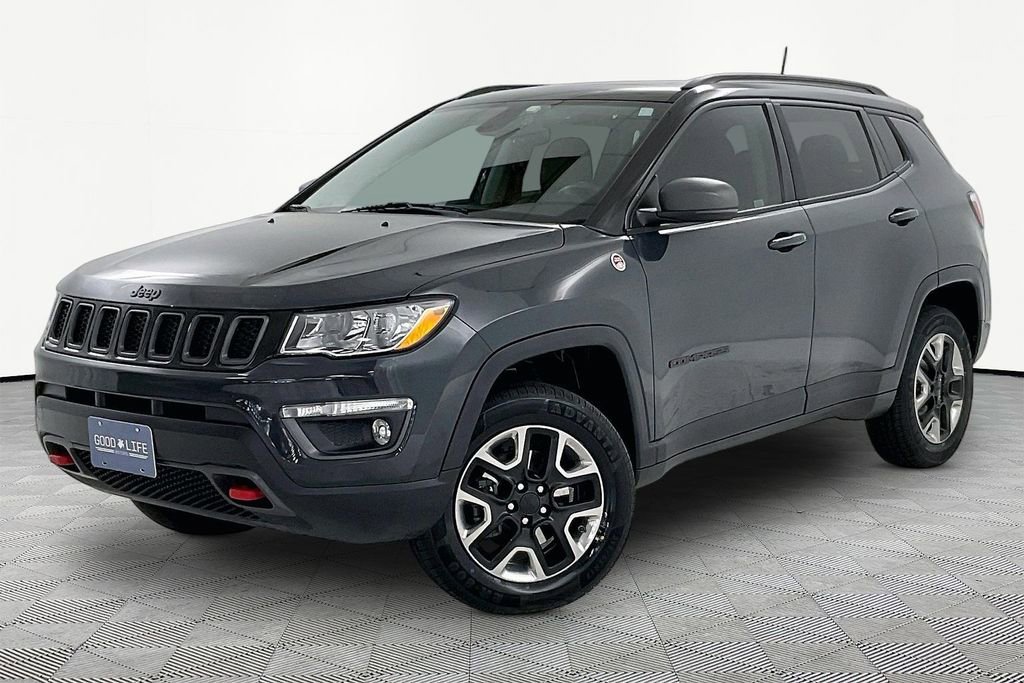 Used 2018 Jeep Compass Trailhawk w/ Leather Interior Group AWD/4WD image 3