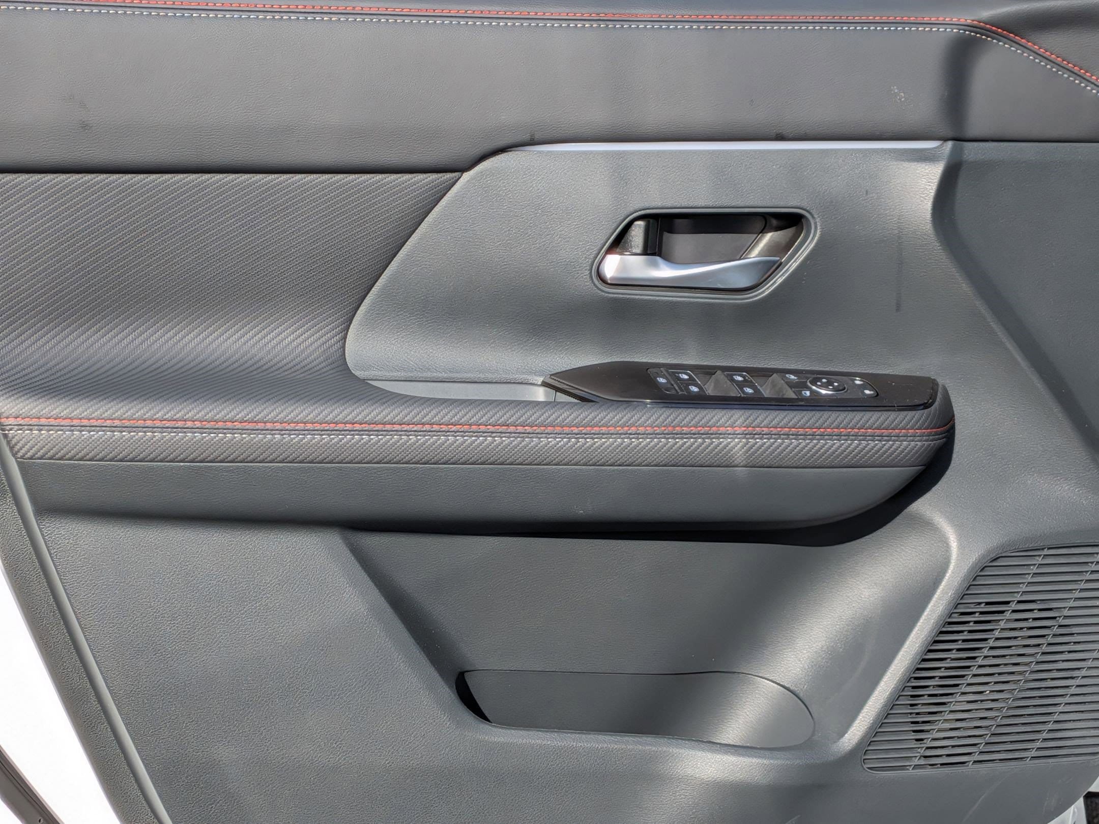New 2026 Nissan Kicks SR FWD image 12