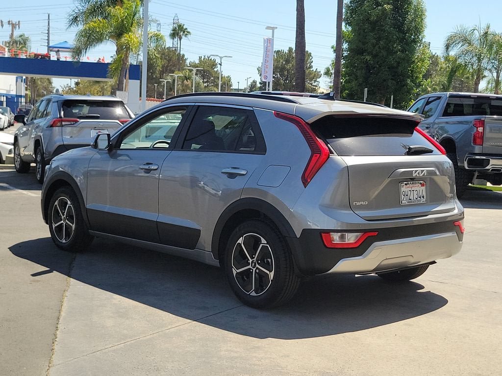 Used 2024 Kia Niro EX FWD image 3